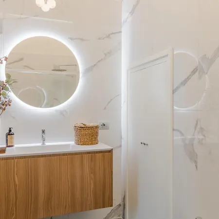 Casa Lazzaro Contemporary Ground Floor Apartment *