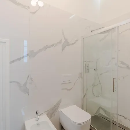 Casa Lazzaro Contemporary Ground Floor Apartment *