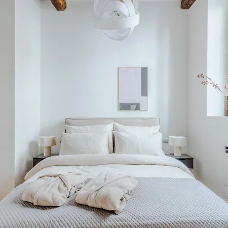 Casa Lazzaro Contemporary Ground Floor Apartment Lucca