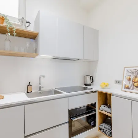 Apartment Casa Lazzaro Contemporary Ground Floor *