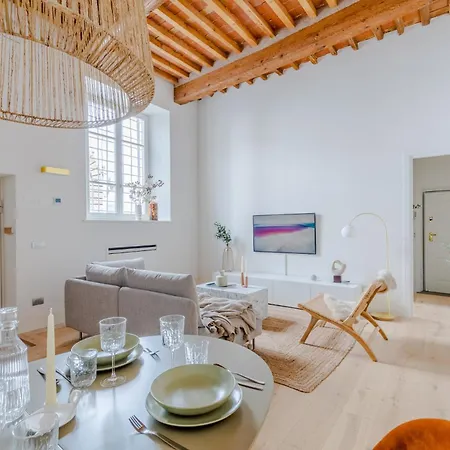 Casa Lazzaro Contemporary Ground Floor * Lucca